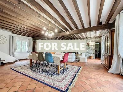 Detached Country House with Landscaped Gardens