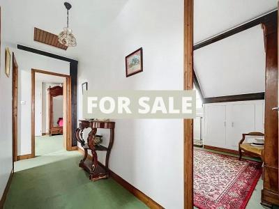 Detached Country House with Landscaped Gardens
