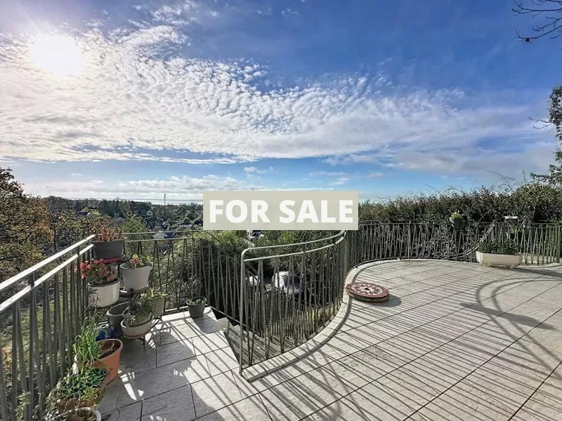 Detached House with View of Mont-St-Michel