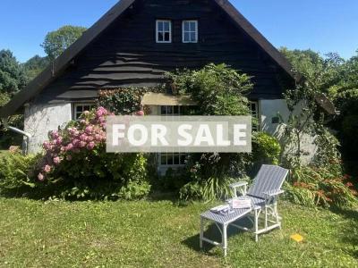 Detached House with Garden by the Coast