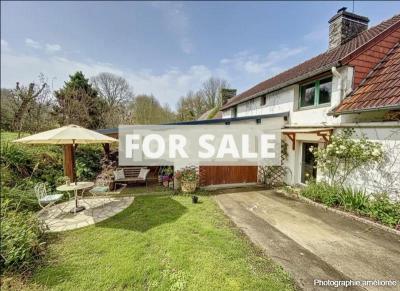 Detached House with Garden by the Coast
