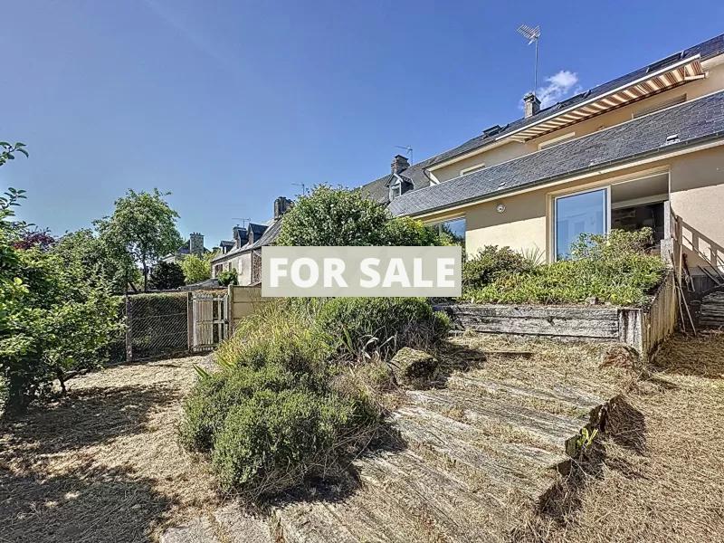 Coastal House in Great Location with Lovely Garden