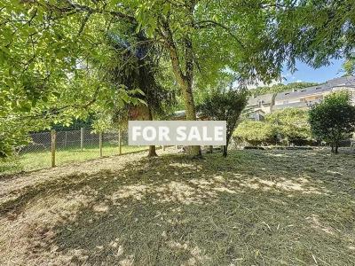 Coastal House in Great Location with Lovely Garden