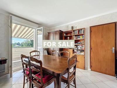 Coastal House in Great Location with Lovely Garden