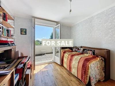 Coastal House in Great Location with Lovely Garden