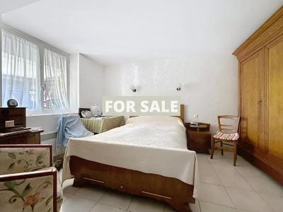 Coastal House in Great Location with Lovely Garden