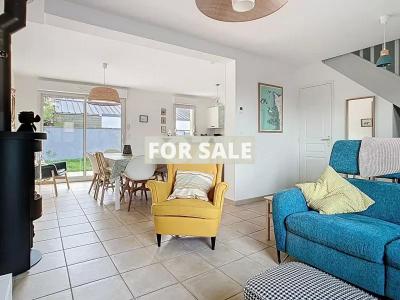 Modern Detached House with Garden