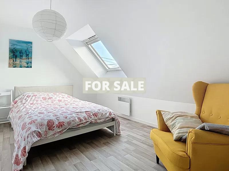 Modern Detached House with Garden