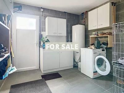 Modern Detached House with Garden