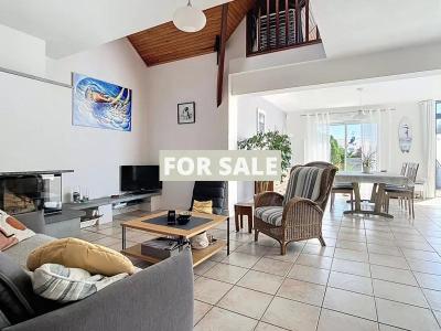 Detached Country House with Landscaped Garden