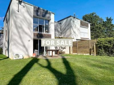 Stunning Contemporary House only 500m from the Beach