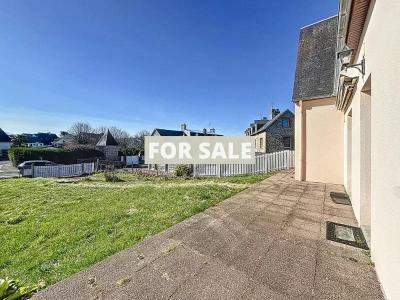 Detached House Only 500m From the Beach