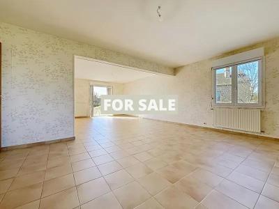 Detached House Only 500m From the Beach