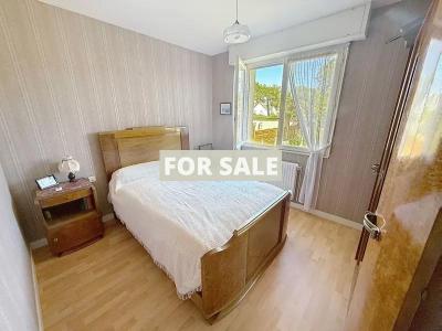 Contemporary Detached House with Garden