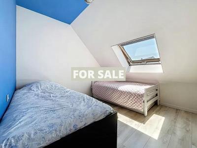 Detached House and Garden, 500m from the Beach