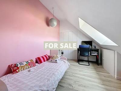 Detached House and Garden, 500m from the Beach