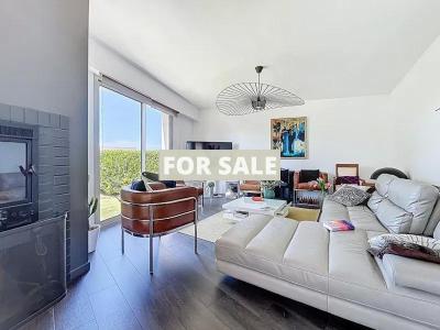 Detached House and Garden, 500m from the Beach