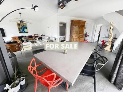 Detached House and Garden, 500m from the Beach
