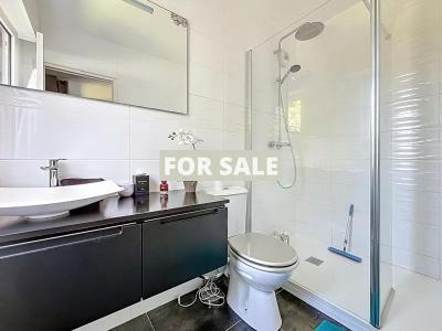 Detached House and Garden, 500m from the Beach