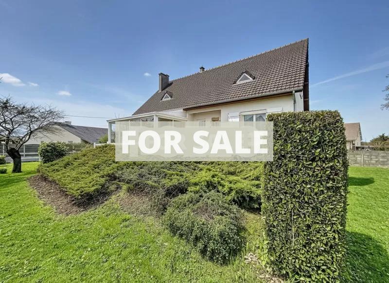 Detached House with Garden by the Coast