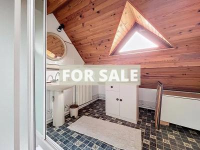 Detached House with Garden by the Coast