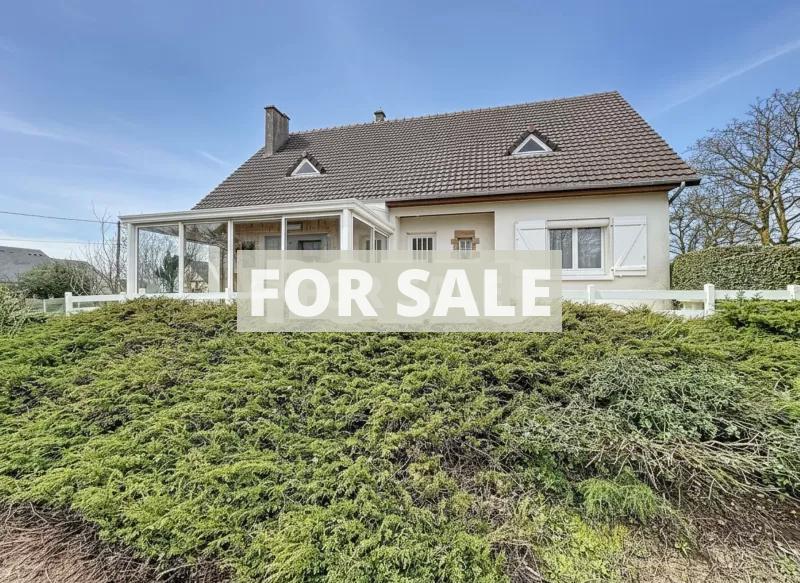 Detached House with Garden by the Coast