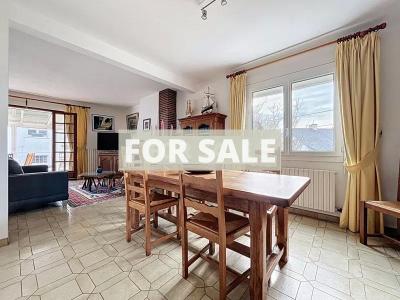 Detached House with Garden by the Coast