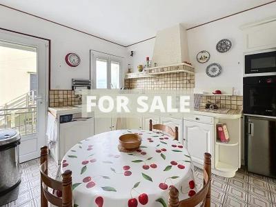 Detached House with Garden by the Coast