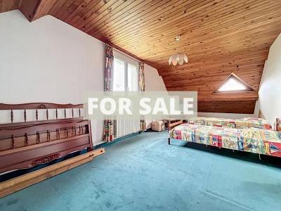 Detached House with Garden by the Coast