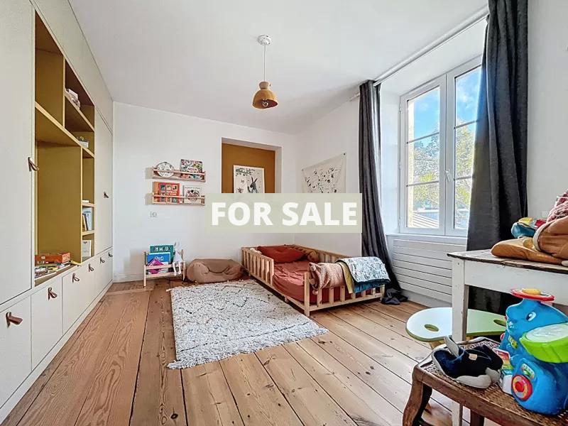 Detached House with Garden by the Coast