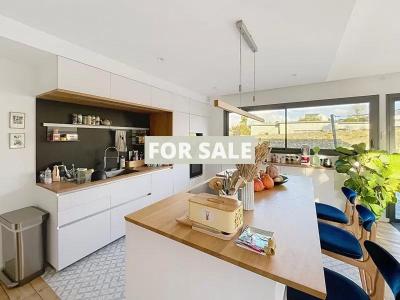 Detached House with Garden by the Coast