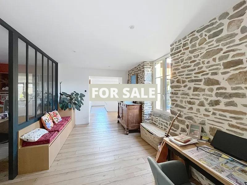 Detached House with Garden by the Coast