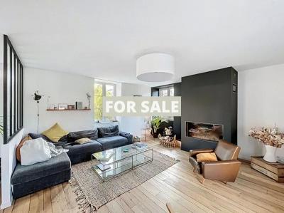 Detached House with Garden by the Coast