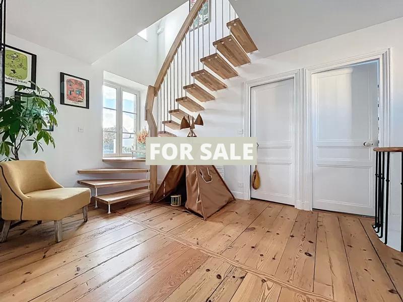 Detached House with Garden by the Coast