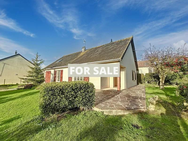 Detached House with Landscaped Garden by the Coast
