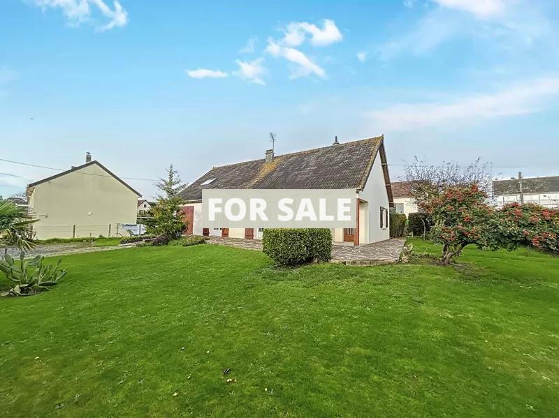 Detached House with Landscaped Garden by the Coast