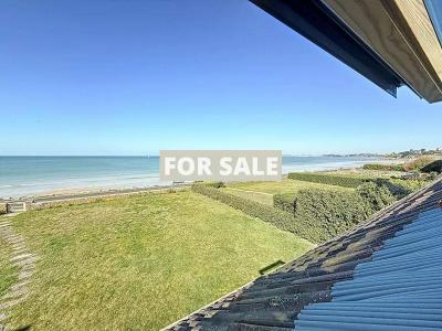 Coastal House with Panoramic Sea Views
