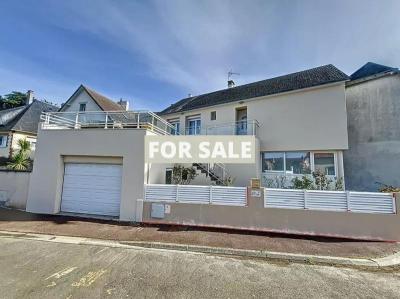 Contemporary Detached House in Coastal Location