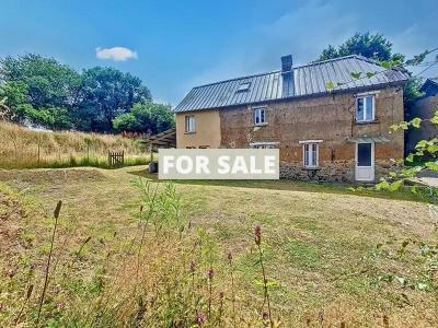 Detached Country House with Outbuilding and Land