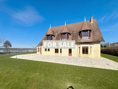 Magnificent Coastal House with Parkland Gardens