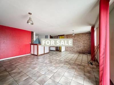 Single Storey Villa With Garden