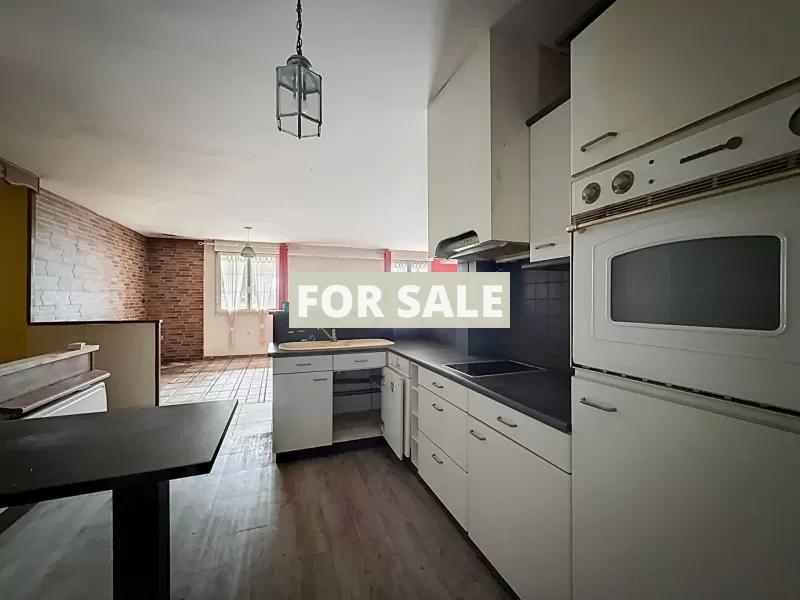 Single Storey Villa With Garden