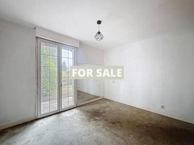 Single Storey Villa With Garden