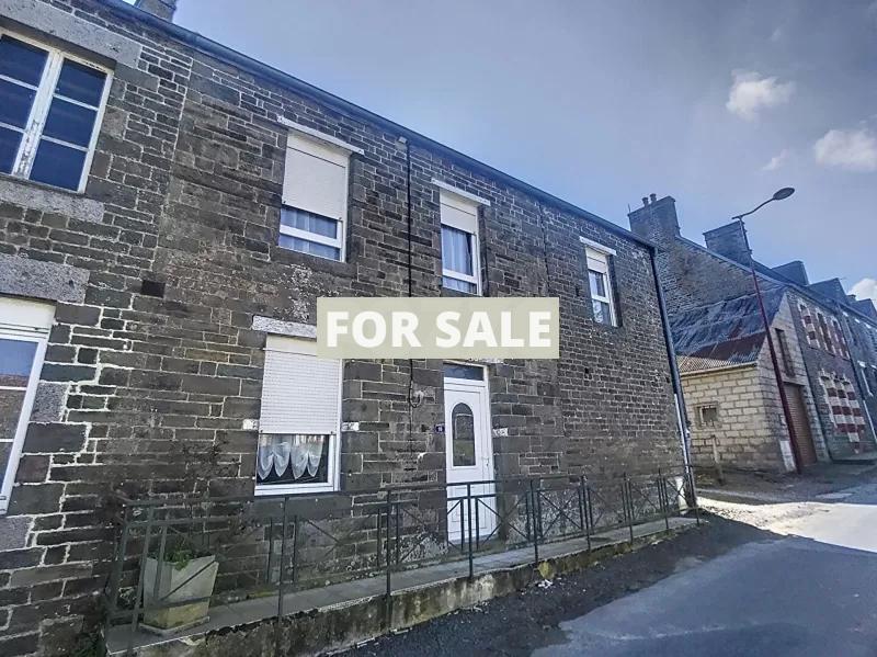 Main Photo of a 3 bedroom  House for sale