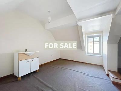 Village House in Good Condition