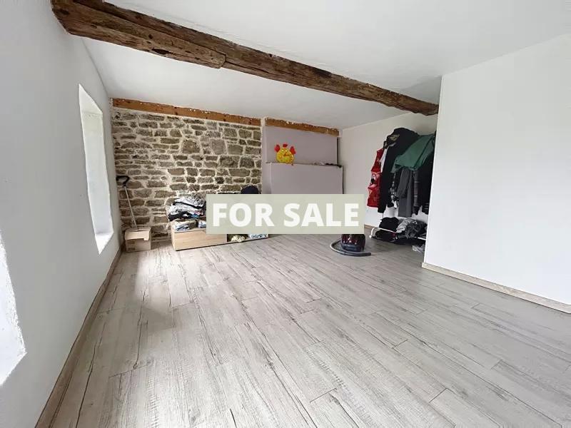 Traditional House with Garden in the Countryside