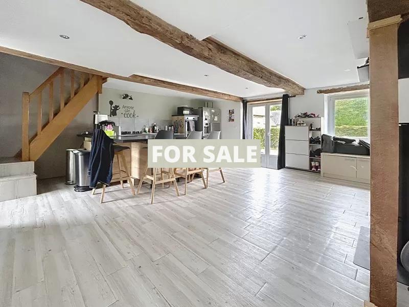 Traditional House with Garden in the Countryside