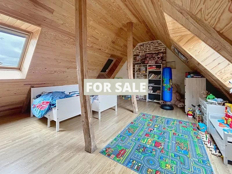 Traditional House with Garden in the Countryside