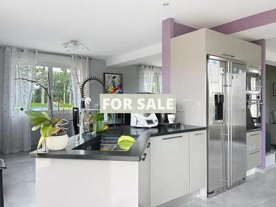 Detached Country House With Open Views and Outbuildings