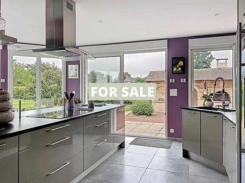 Detached Country House With Open Views and Outbuildings